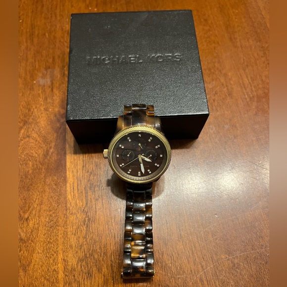 Michael Kors Women’s Ritz MK5038 Brown Quartz Watch - Picture 6 of 6